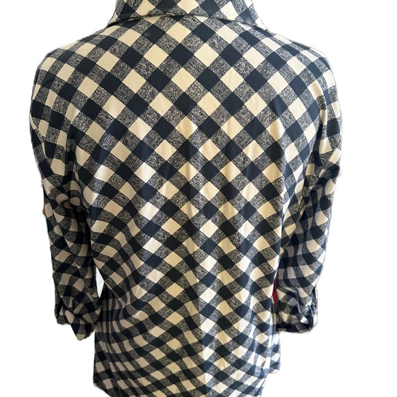 J. McLaughlin Women’s Navy Blue and White 3/4 Sleeve Button Down Top. Medium - Picture 9 of 9